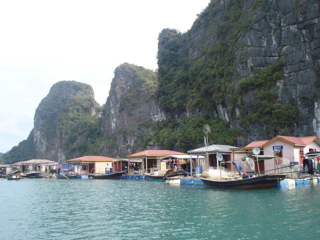 Halong Happy Hostel (Adults Only) Hạ Long Ngoại thất bức ảnh